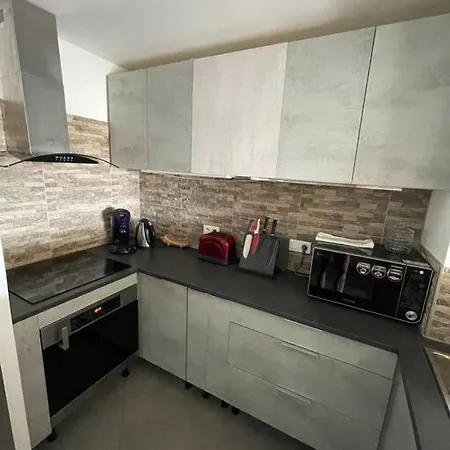 Διαμέρισμα Duplex 80m2 A 5mins De La *